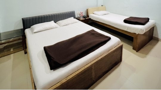 Triple Sharing Room